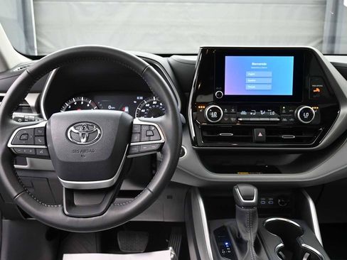Used 2026 Toyota Highlander XLE AWD/4WD image 15