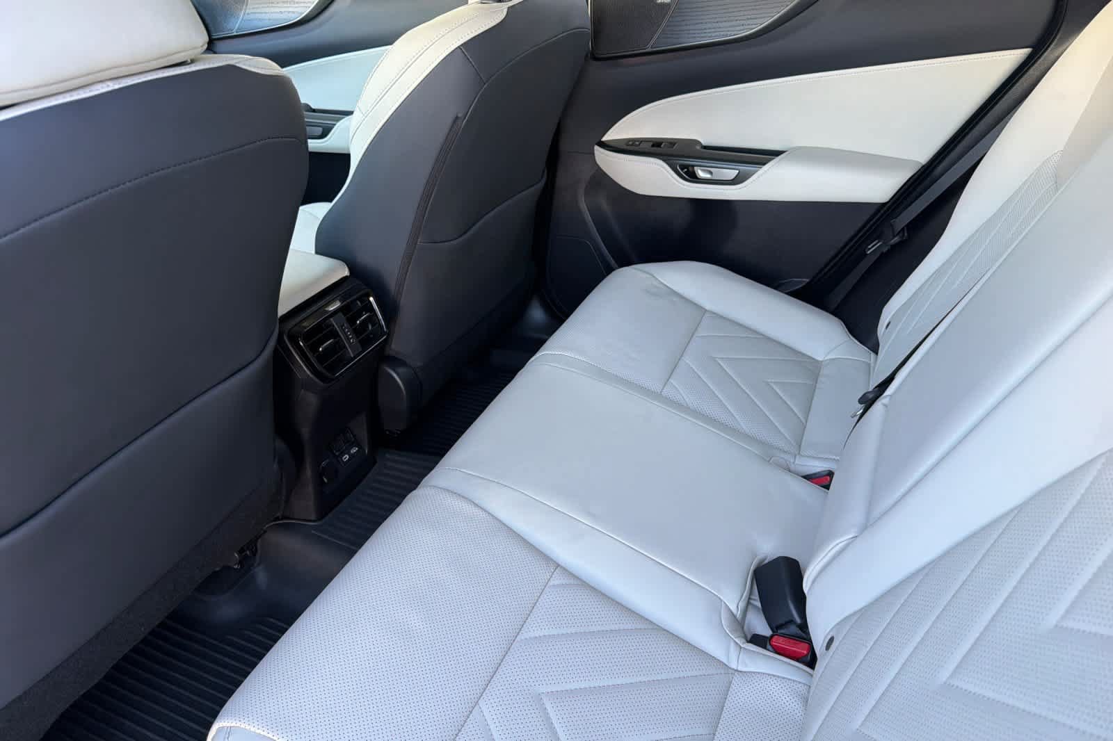 Used 2025 Lexus NX 450h+ AWD w/ Accessory Package (2T) image 4