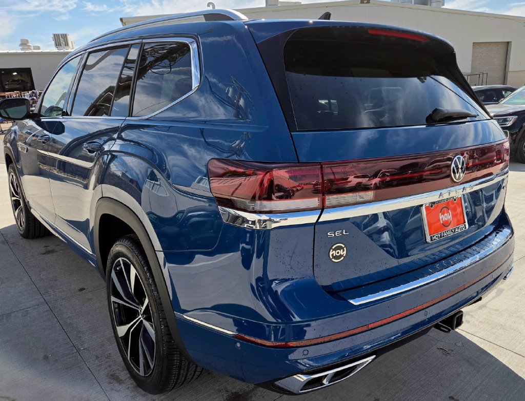 Certified 2025 Volkswagen Atlas SEL Premium R-Line AWD/4WD image 7