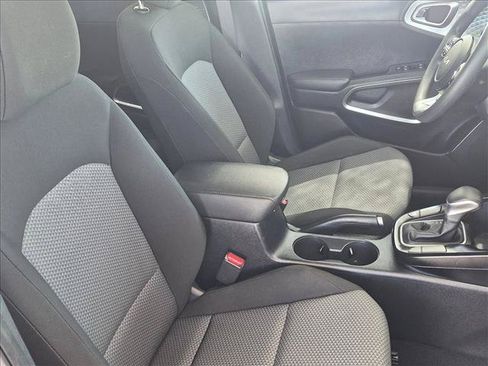 Used 2023 Kia Soul LX w/ Option Group 015 FWD image 19