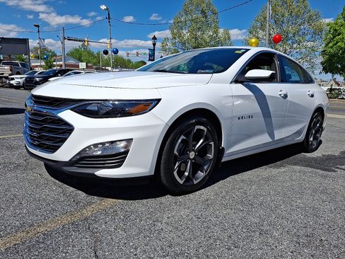 Used 2022 Chevrolet Malibu LT FWD image 1