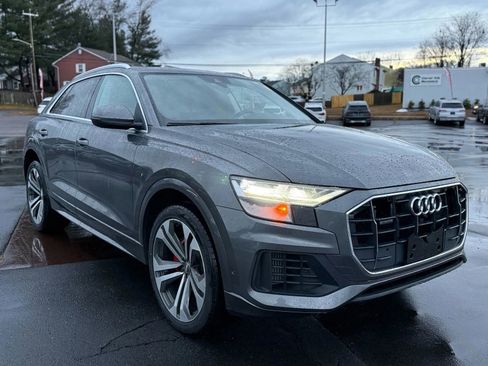 Used 2019 Audi Q8 Premium Plus w/ Premium Plus image 3