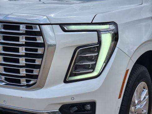 Used 2025 GMC Yukon XL Denali w/ Sun & Power Step Package AWD/4WD image 9