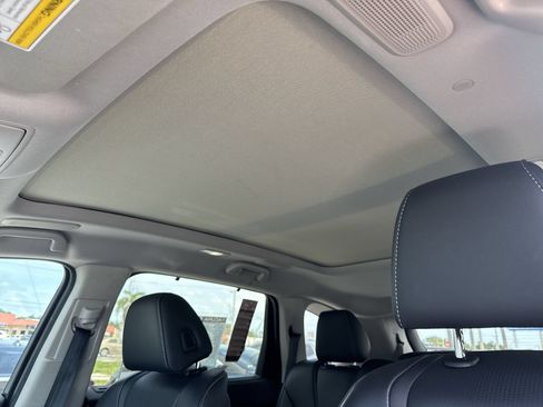 Used 2025 Acura MDX w/ Technology Package FWD image 21