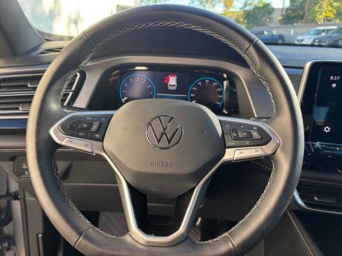 Used 2025 Volkswagen Atlas Cross Sport SE image 28