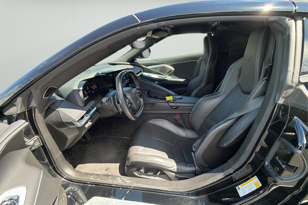 Used 2024 Chevrolet Corvette Stingray Preferred Cpe w/ Z51 Performance Package RWD image 17