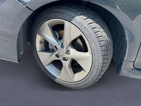 Used 2014 Toyota Camry SE w/ Moonroof Package image 5