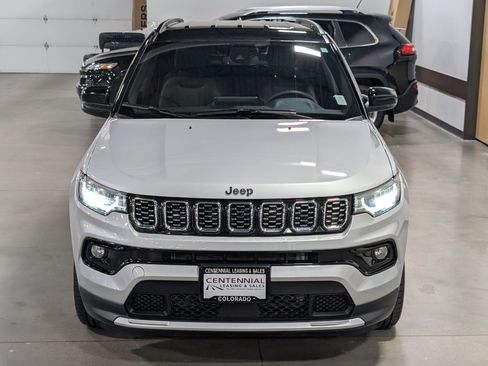 Used 2025 Jeep Compass Limited AWD/4WD image 8