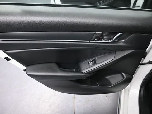 Used 2019 Honda Accord EX image 29