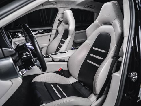 Used 2018 Porsche Panamera Turbo image 46