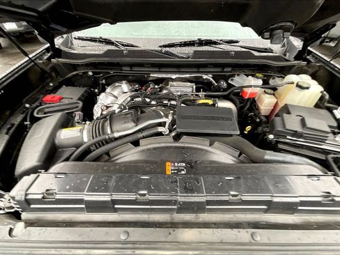 Used 2022 Chevrolet Silverado 2500 LTZ w/ LTZ Plus Package image 9