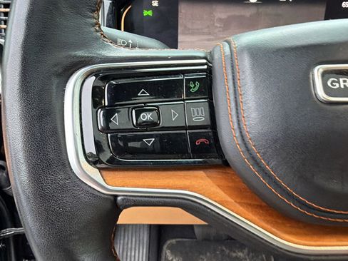 Used 2025 Jeep Grand Wagoneer Series III w/ Rear Seat Video Group 1 AWD/4WD image 32