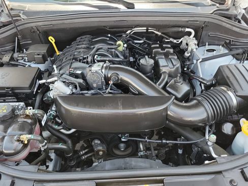 Used 2024 Dodge Durango GT RWD image 33