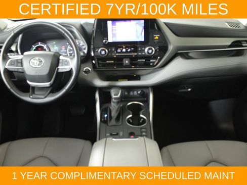 Used 2023 Toyota Highlander XLE AWD/4WD image 15