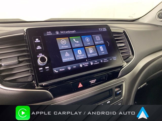 Used 2025 Honda Ridgeline Sport image 2