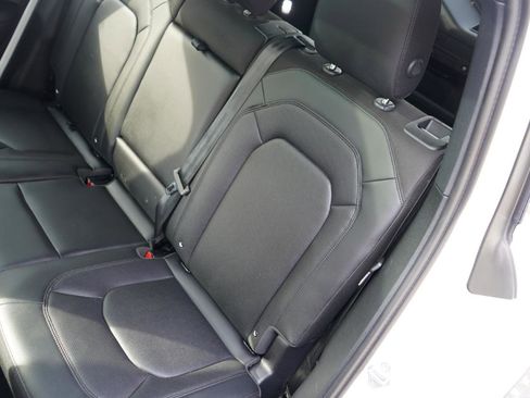 Used 2025 Land Rover Defender 110 S image 44