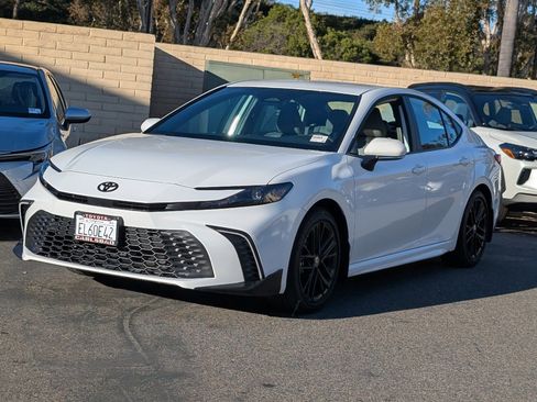 Used 2026 Toyota Camry SE image 11