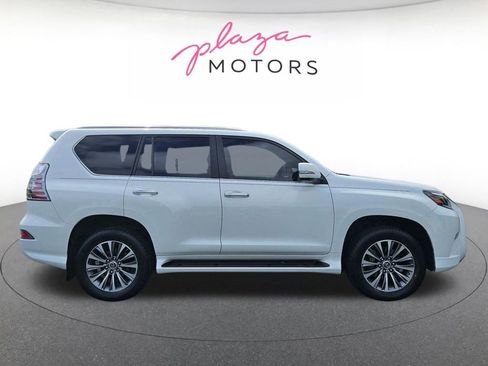 Used 2021 Lexus GX 460 Luxury w/ Accessory Package AWD/4WD image 4
