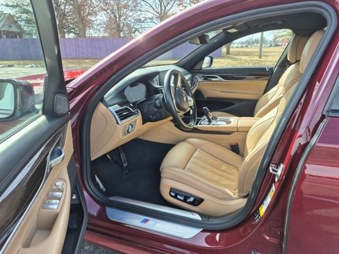 Used 2022 BMW 750i xDrive w/ Executive Package AWD/4WD image 21