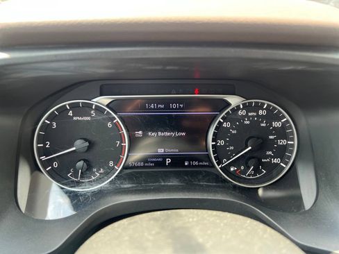 Used 2023 Nissan Rogue SV FWD image 3