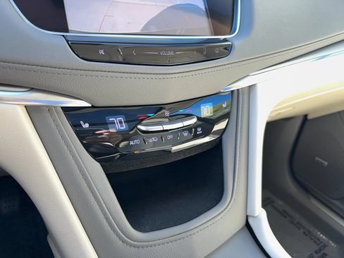 Used 2019 Cadillac XT5 Luxury w/ LPO, Radiant Package image 25