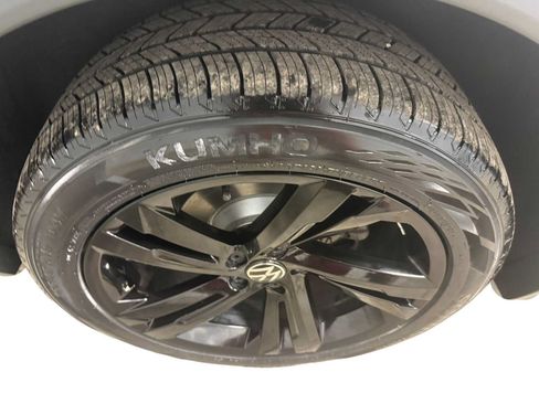 Certified 2023 Volkswagen Tiguan SE R-Line AWD/4WD image 13