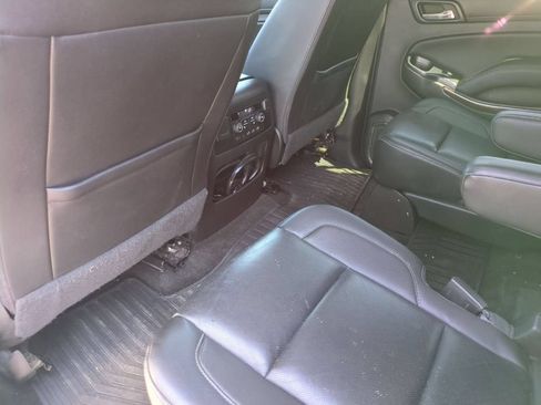 Used 2017 GMC Yukon SLT w/ Premium Edition AWD/4WD image 28