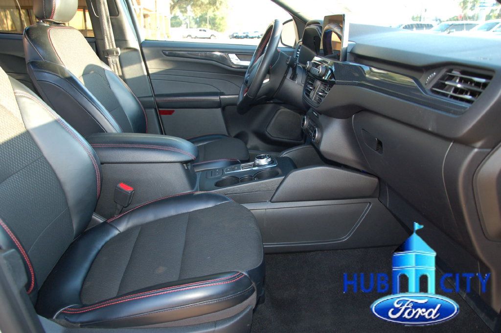 Used 2025 Ford Escape ST-Line FWD image 16