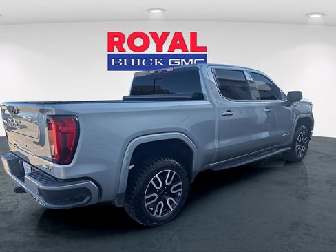 Used 2024 GMC Sierra 1500 AT4 w/ Technology Package image 8