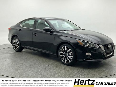 Used 2025 Nissan Altima 2.5 SV image 1