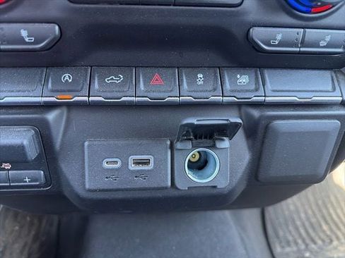 Used 2021 Chevrolet Silverado 1500 LT AWD/4WD image 18