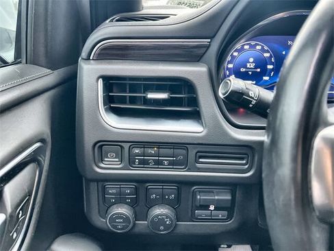 Used 2022 Chevrolet Tahoe Z71 w/ Z71 Off-Road Package image 17