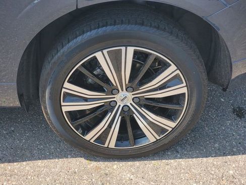 Used 2023 Volvo XC60 B5 Plus w/ Climate Package AWD/4WD image 7