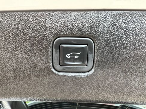 Used 2024 Chevrolet Blazer LT w/ Convenience Package FWD image 17