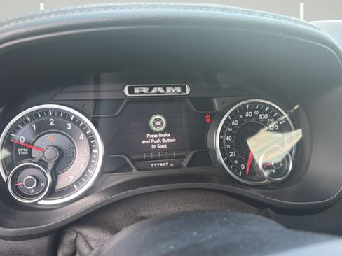 Used 2019 RAM 1500 Laramie AWD/4WD image 6
