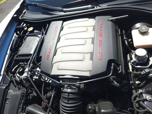 Used 2017 Chevrolet Corvette Stingray Coupe RWD image 13