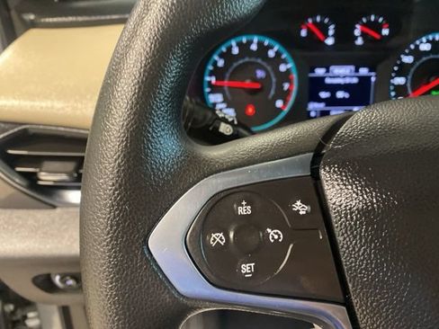 Used 2023 Chevrolet Traverse LS FWD image 13