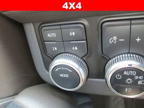 Used 2023 GMC Yukon Denali AWD/4WD image 34