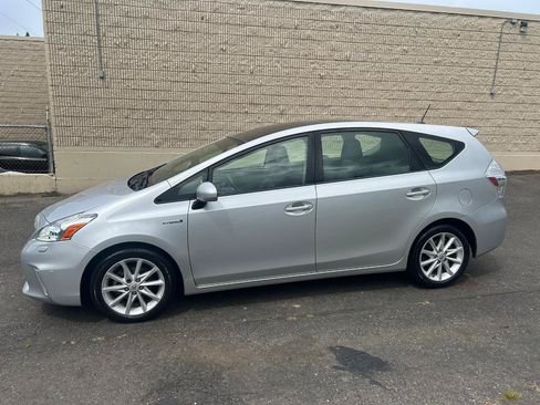 Used 2012 Toyota Prius V Five FWD image 8