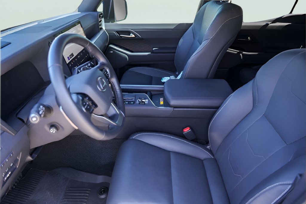 Used 2025 Lexus GX 550 w/ Accessory Package (2T) AWD/4WD image 9