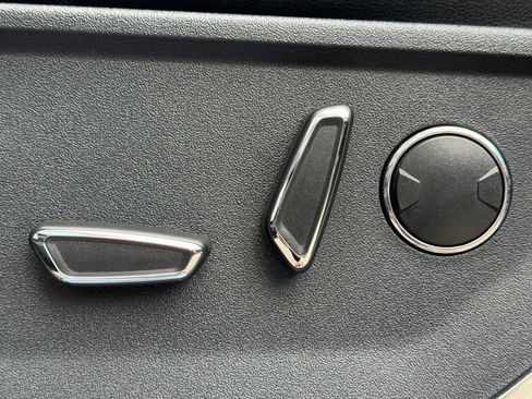 Used 2023 Ford F150 Lariat w/ Equipment Group 502A High image 20