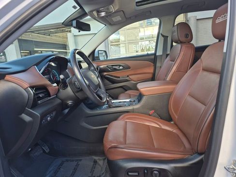 Used 2021 Chevrolet Traverse High Country image 2