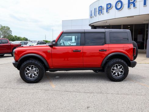 Used 2024 Ford Bronco Badlands AWD/4WD image 2
