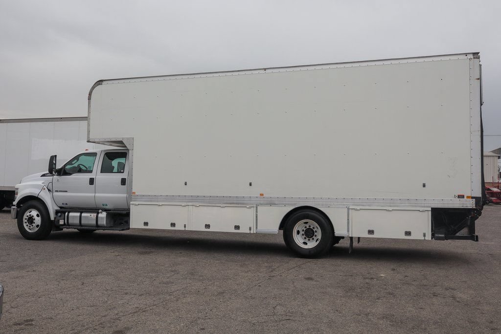 Used 2016 Ford F650 2WD Crew Cab Super Duty image 5