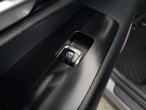 Used 2025 Kia Telluride EX w/ EX Captain's Chair Package AWD/4WD image 16