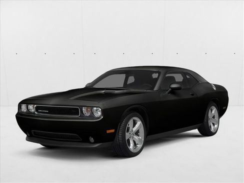 Used 2014 Dodge Challenger R/T RWD image 1