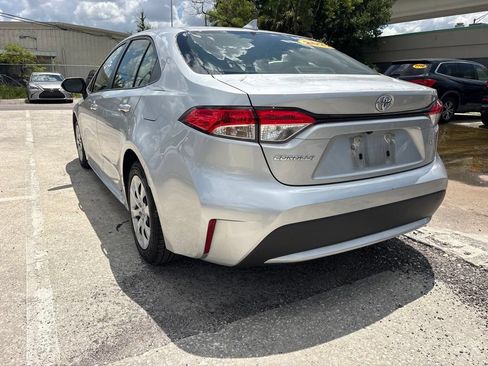 Used 2022 Toyota Corolla LE FWD image 5