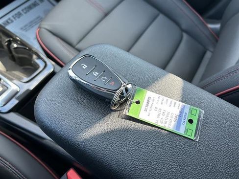 Used 2025 Chevrolet TrailBlazer RS w/ Driver Confidence Package image 39