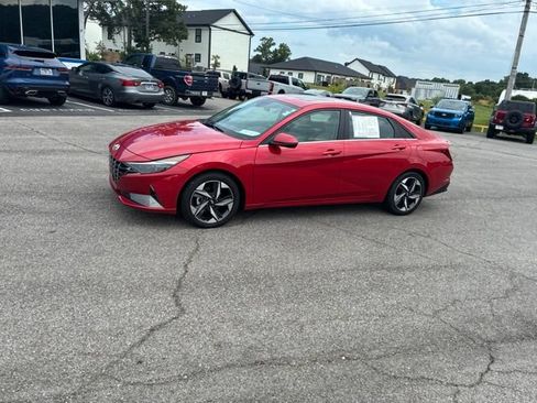 Used 2023 Hyundai Elantra Limited FWD image 14