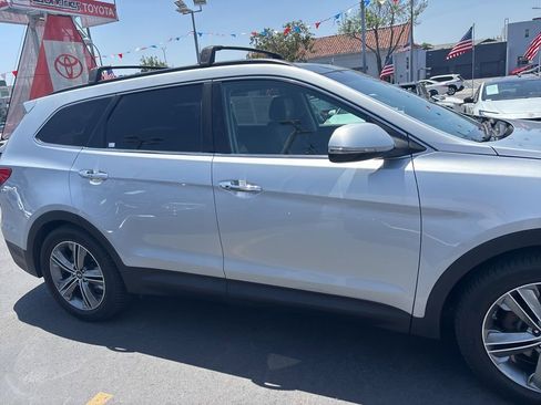 Used 2016 Hyundai Santa Fe Limited w/ Option Group 04 FWD image 2